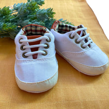 Load image into Gallery viewer, Personalised Bamboo Muslin, Personalised Cotton Blanket & Unisex Shoes - 3 Piece Personalised Gift Set